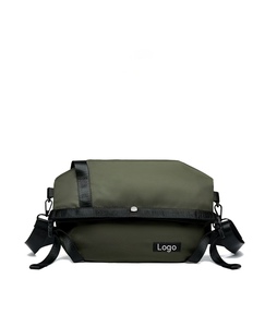 Sac à bandoulière en nylon imperméable de créateur de mode pour hommes, sac à bandoulière de messager de couple sac plat pour la ville décontractée - Product Image 1