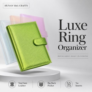 Y&G Nuovo Agenda Planner A6 <span class=keywords><strong>in</strong></span> Pelle Verde Perla con Anelli Dorati da 30mm, Personalizzabile, di Lusso, con Ampia <span class=keywords><strong>Tasca</strong></span> Posteriore - Product Image 2