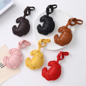 Porte-clés en cuir fait main multi-couches avec patch en corne, pendentif à double couture pour sacs à dos d'étudiants - Product Image 1