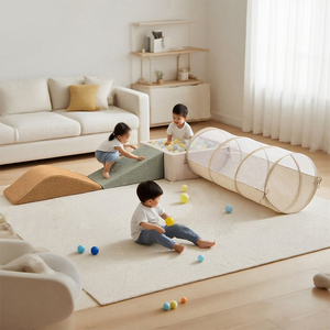 Structure de jeu souple 2-en-1 avec <span class=keywords><strong>piscine</strong></span> à balles et aire d'escalade <span class=keywords><strong>pour</strong></span> bébés et tout-petits – Prix abordable, idéale <span class=keywords><strong>pour</strong></span> l'éveil et l'éducation précoce - Product Image 1