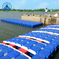 Pont flottant en HDPE à prix d'usine, sûr, avec une durée de vie de 15 ans et une flottabilité de 350 kg/m pour l'amarrage des bateaux et des yachts