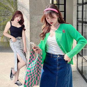 N8027 Camisole Femme Grande Taille Noir Blanc Polyester Fermeture Éclair Croisée Devant et Dos Haut de Base à Superposer - Product Image 5