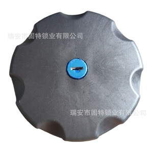 ฝาปิดถังน้ำมันพร้อมตัวล็อค 25378014 M80 สำหรับรถบรรทุกขนาดกลาง-หนักของวอลโว่ สีดำ วัสดุ ABS - Product Image 1