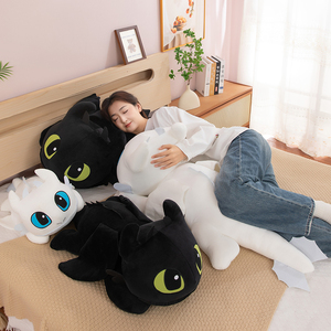 Nuevo Peluche de Dragón con Ojos Bordados <span class=keywords><strong>Grandes</strong></span>, Disponible en Dos Colores: Negro Fúria Nocturna y Blanco Fúria Luminosa, en Posición Acostada Boca Abajo - Product Image 6