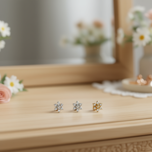 Orecchini a Perno Classici con Fiore, Placcati in Oro, in Lega con Zirconi Taglio Brillante Rotondo, Montatura a Griffe, Gioielli Unisex da Regalo - Product Image 2