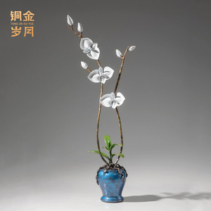 Adorno de Orquídea Phalaenopsis de Cobre Tong Jin Sui Yue, Decoración Minimalista para el Hogar, Bonsái para Sala de Estar, Arte y Artesanía - Product Image 1