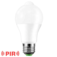 Venta al por mayor 12W E27/B22 Bombilla de luz LED Iluminación residencial Blanco cálido 8000K Bombilla de sensor de movimiento Pir