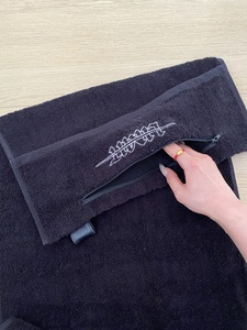 <span class=keywords><strong>Asciugamano</strong></span> per Panca Fitness 100% Cotone Personalizzato con Cappuccio, Tasca con Zip, Logo Ricamato, Senza MOQ, <span class=keywords><strong>Asciugamano</strong></span> Sportivo da <span class=keywords><strong>Palestra</strong></span> - Product Image 5