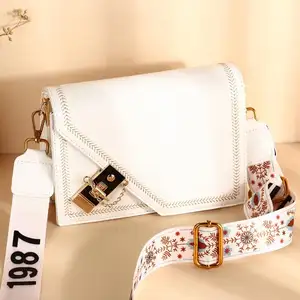 도매 새로운 한국어 미니 패션 핸드백 우아한 레트로 가방 금속 여성 럭셔리 지갑 슬링 가방