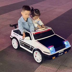 Auto eléctrico retro AE86 de cuatro ruedas con doble tracción y control remoto para niños de 2 a 4 años - Product Image 1