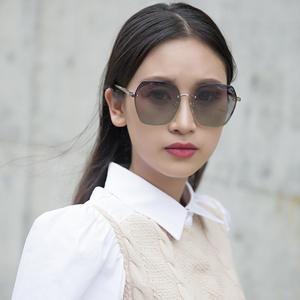 Gafas de sol para mujer, montura metálica, lentes polarizadas TAC UV400 negras para conducir, viajar, moda - Product Image 2