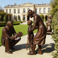 Statue d'infirmière en bronze grandeur nature sur mesure avec design moderne et impression par transfert thermique pour les hôpitaux