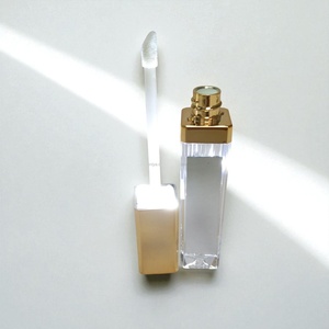 Brillant à lèvres de maquillage de la meilleure qualité avec lumière led et tube miroir marque privée brillant à lèvres mat à haute teneur en pigments vegan - Product Image 2