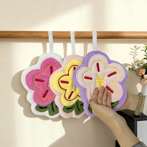 Asciugamano quadrato in pile di corallo con stampa a fiori assorbente in acqua addensato asciugamano per lavare a mano e straccio da cucina - Product Image 3