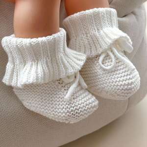 Chaussons pour bébé tricotés à la main en coton biologique à volants Chaussons pour nouveau-nés à semelle souple - Product Image 2