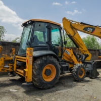 Chargeuse-pelleteuse JCB 3CX d'occasion, moteur, pompe, boîte de vitesses, haute performance, modèle 2023, puissance 84 kW, capacité 5 tonnes