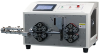 Große quadratische automatische Drahtschneide- und Abisoliermaschine für 70mm² Kupferkabel mit Förderband