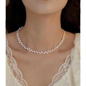Magnifique collier de perles baroques avec dentelle et argent écrasé, petite chaîne de clavicule décalée, élégante chaîne de pull - Product Image 5