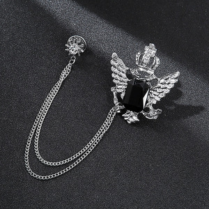 Broche Masculino Estilo Europeu-Americano em Liga Banhada a Prata com Coroa, Águia e Pedra Preciosa; Acessório de Borla para Gravata Borboleta e Lapela de Terno - Product Image 4