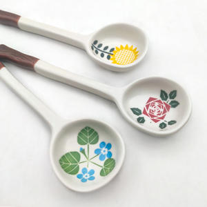 Cuchara de Cerámica Ecológica de Estilo Japonés con Mango Largo y Diseño Botánico para Postre, <span class=keywords><strong>Café</strong></span>, Leche, Fideos y Cena - Product Image 6