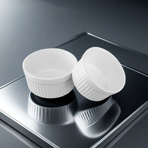 ถ้วยอบเซรามิกทรงกลมสีขาว ใช้กับเตาอบได้ เหมาะสำหรับทำซูเฟล่ ใช้ในบ้านและโรงแรม - Product Image 1