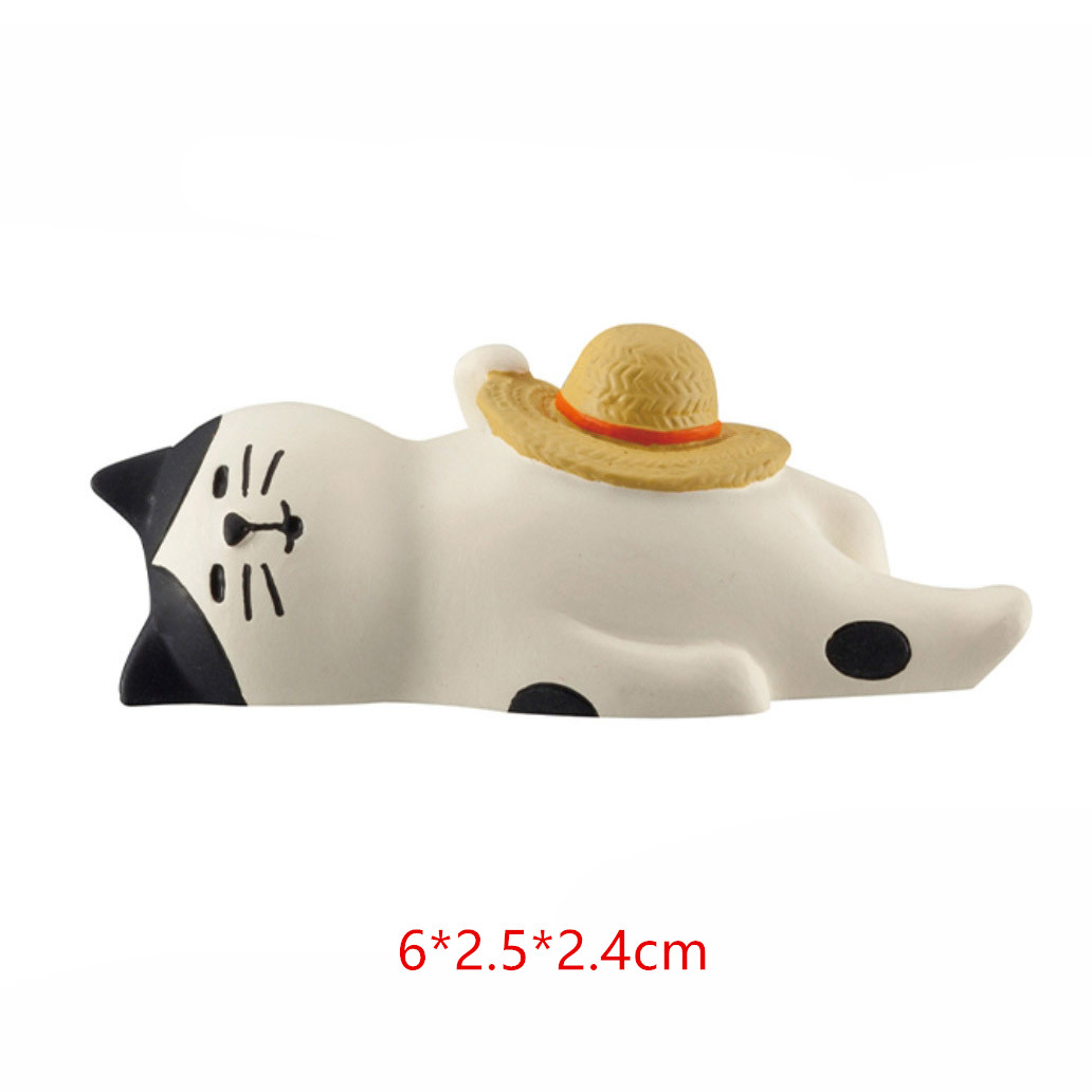 Sleeping position Straw Hat Cat