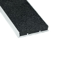 Contrôle de qualité strict, nez de marche antidérapant, garniture de marche en aluminium anodisé avec insert en ruban de carbure, indice de glissement le plus élevé