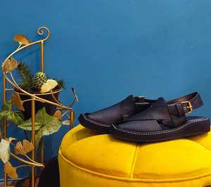 Pantoufles Décontractées en Cuir Noir pour Homme à Double Usage Motif Arabe Sangle en Vachette Légère Anti-Boucle Clé OEM pour la Plage et l'Extérieur - Product Image 2