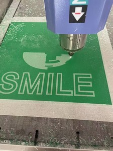 Máquina automática de colocación de diamantes de imitación 9060 CNC para troquelado y grabado, con sistema de agitación de acrílico y leva, para láminas de diamantes de imitación en papel - Product Image 2