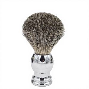 Pinceau à raser en poils de blaireau avec manche en métal, logo personnalisé, fait main, métal et poils de blaireau pour le rasage - Product Image 2