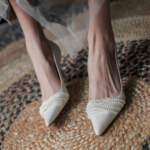Zapatos de Tacón Fino con Punta en Pico y Decoración de Perlas para Mujer, Zapatos Formales de Terciopelo, Tendencia de Moda Otoñal, Sin Cordones, Envío Directo - Product Image 3