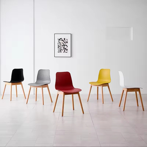 Sillas de Comedor Modernas Minimalistas de Plástico Rojo, Apilables, Elegantes - Product Image 5