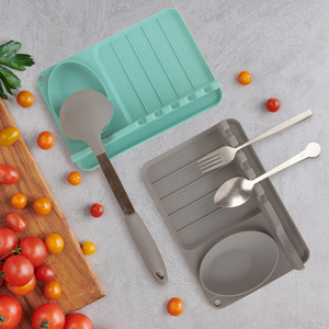 Supporto per spatola in silicone facile da pulire con tappetino raccogligocce per piano cottura, supporto per utensili in silicone senza BPA - Product Image 1