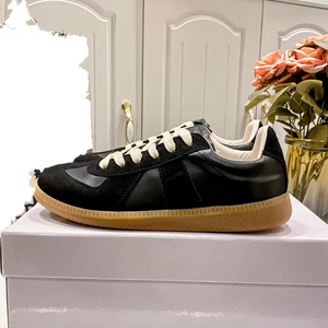 รองเท้ากีฬาดีไซเนอร์ชื่อดังรุ่นใหม่ปี 2025 รองเท้าลำลองคุณภาพสูงระดับหรูหรา รองเท้าหนังสุดหรู ดีไซน์สวยงามและสวมใส่สบาย - Product Image 4