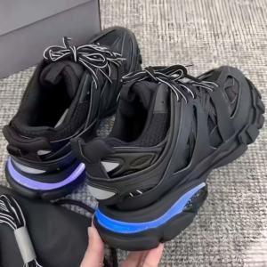 Calzado deportivo de lujo de alta calidad con diseño LED para hombre y mujer, con cordones de cuero genuino, apto para todas las estaciones. - Product Image 1