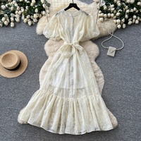 Robes d'été décontractées pour femme 2026 – Robe brodée en dentelle à manches bouffantes, taille nouée, coupe trapèze, taille haute, mode bureau, vêtements féminins
