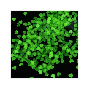 Lentejuelas brillantes fluorescentes para decoración de uñas, copos de polvo fluorescentes de 4mm que brillan en <span class=keywords><strong>la</strong></span> oscuridad - Product Image 1
