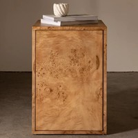 Table basse moderne Rachel Donath en bois grainé, sculpture linéaire, étagère dissimulée, ouverture gauche-droite, table de chevet