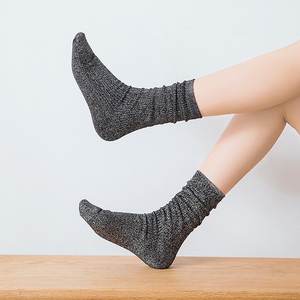 लोकप्रिय वसंत शरद ऋतु की महिलाओं ने चिक फैशन की महिला धातु के मोजे चमकदार चमकदार चमकदार शीनी यार्न महिला सोने के मोजे - Product Image 2