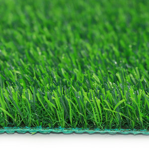 Alfombra de césped artificial de PP de alta calidad de 25mm de 10mm para jardines de patio trasero de 60mm para <span class=keywords><strong>bodas</strong></span>, césped sintético verde - Product Image 2