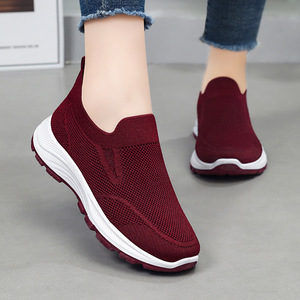 Nouvelles chaussures décontractées respirantes à enfiler pour couple, confortables pour la marche en extérieur, style décontracté pour femmes - Product Image 1