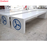 Bancs longs en surface solide Corian blanc glacier, taille personnalisée, table de buffet de restaurant pour 8 personnes