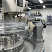 Plaque de quartz percée de précision avec trous de grille personnalisés pour laboratoire de semi-conducteurs