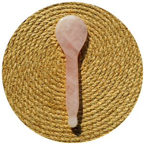 Cuillère Guasha en quartz rose Baguette de massage des yeux Stylo d'<span class=keywords><strong>acupuncture</strong></span> Gua Sha Outil de thérapie par grattage pour réduire les poches <span class=keywords><strong>et</strong></span> les <span class=keywords><strong>rides</strong></span> - Product Image 1