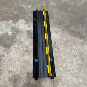 أفضل المبيعات: منحدر كابلات مطاطي بقناتين لحماية الأسلاك - Product Image 5