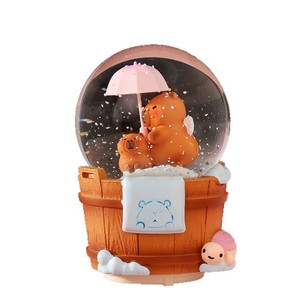 Creativa Scatola Musicale Luminosa a Forma di Capibara con Sfera di Cristallo, Simpatica Bambola Cartoon, Luce Notturna, Regalo - Product Image 5