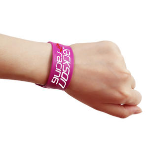<span class=keywords><strong>Bracelet</strong></span> personnalisé avec impression du logo Bandes de poignet en silicone Outil de règle en caoutchouc Attaches en <span class=keywords><strong>plastique</strong></span> <span class=keywords><strong>Bracelet</strong></span> à pression pour la publicité - Product Image 3