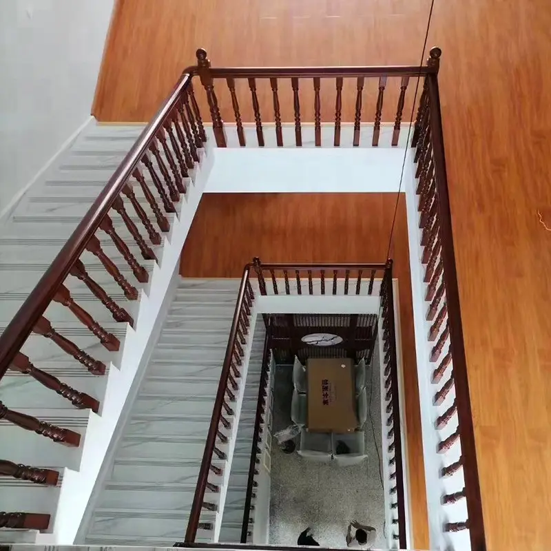 सजावटी सीढ़ी रेलिंग/बालस्टर/स्पिंडल लकड़ी सीढ़ी स्तंभ
