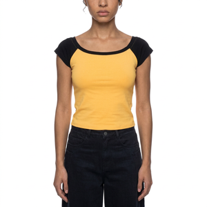 Top corto raglán para mujer, camiseta corta con mangas en contraste, top corto estilo Y2K, camiseta corta ajustada, top corto de verano, top informal para mujer. - Product Image 1