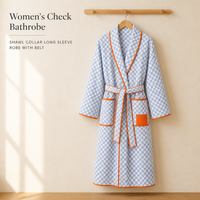 Peignoir à carreaux pour femme, bleu clair et blanc, col châle, manches longues, avec ceinture et bordure orange